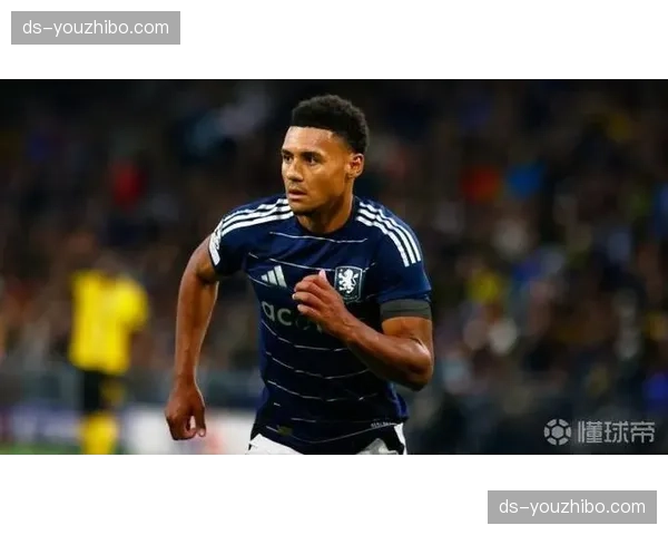 沃特金斯15球5助攻但维拉近期进攻支援不足